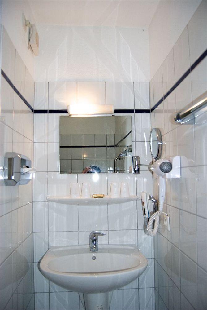 Batavia Hotel 3*